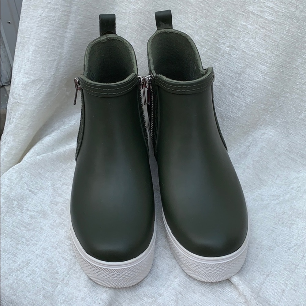 Steve Madden Rain Boots Wedgie Olive Green - Picture 2 of 7
